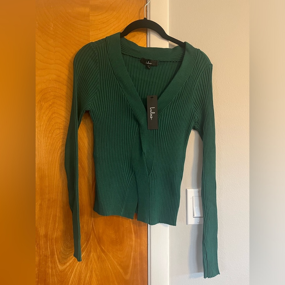 Lulu’s NWT Green Sweater